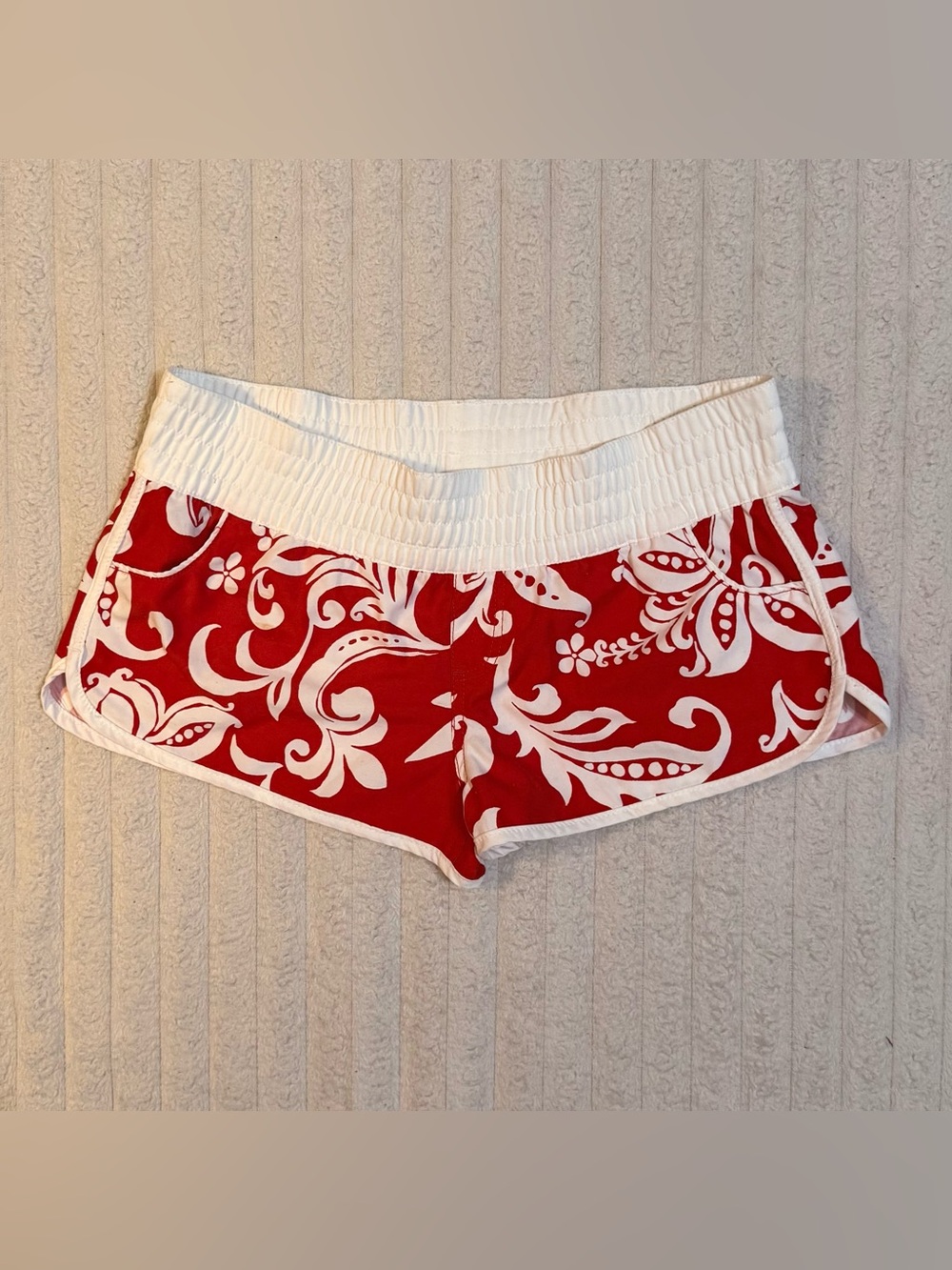 Y2K Roxy Red Floral Board Surf/Swim Shorts Women's w/ Embroidered Heart Logo